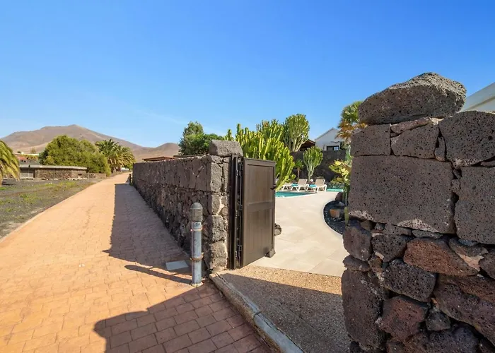 Villa Sarita Sol By *