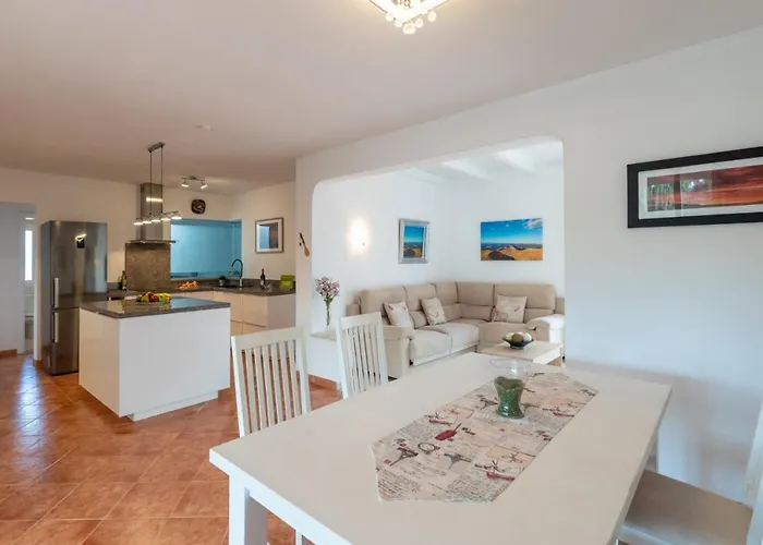 Sarita Sol By بلايا بلانكا