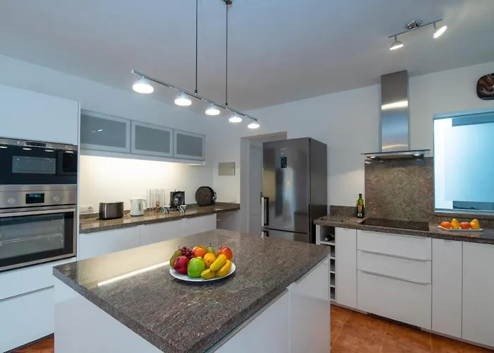 Sarita Sol By Playa Blanca (Lanzarote)