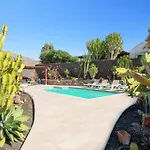 Villa Sarita Sol By *